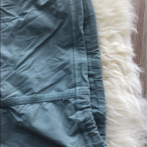 EUC Lululemon Athletica Unlined Mid-Rise Studio Pant II in RARE Earl Grey colour - Picture 3 of 16